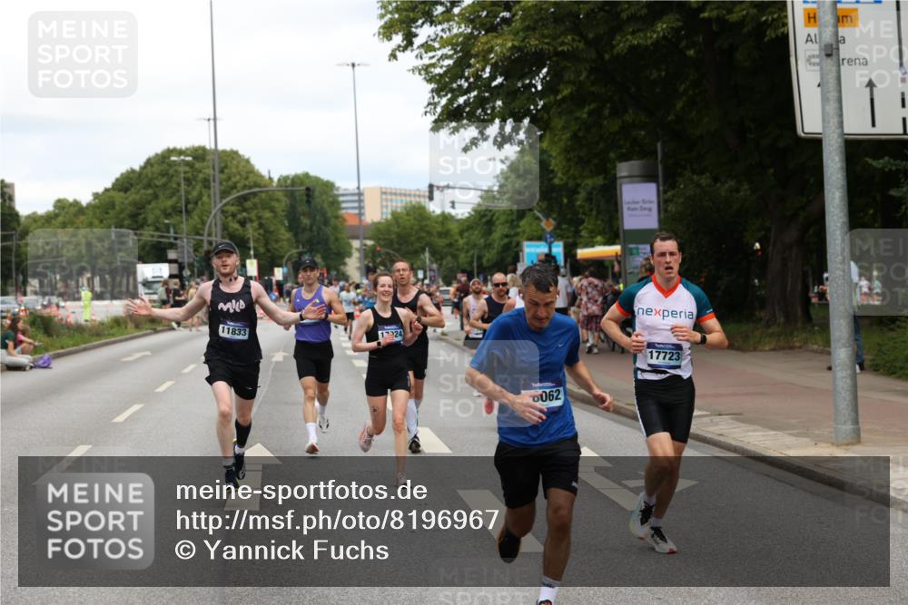 29.06.2025 - hella hamburg halbmarathon Yannick Fuchs http://msf.ph/oto/8196967 29.06.2025 10:31:42 20KM 1411, 2767, 4860, 4865, 5003, 5092, 5307, 5315, 5961, 6123, 6529, 7310, 7482, 8121, 8362, 9178, 9296, 9914, 10680, 10738, 11833, 13141, 13854, 13972, 14387, 14459, 14691, 14934, 15178, 15261, 15939, 16523, 17024, 17125, 17306, 17658, 17723, 18038, 18062, 18384, 18733, 18824 meine-sportfotos.de