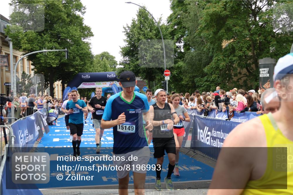 29.06.2025 - hella hamburg halbmarathon Zöllner http://msf.ph/oto/8196993 29.06.2025 10:46:04 Ziel 2189, 4277, 5648, 6460, 8269, 8577, 8871, 9585, 11936, 12084, 12269, 13630, 14462, 14804, 17008, 18081, 19116 meine-sportfotos.de