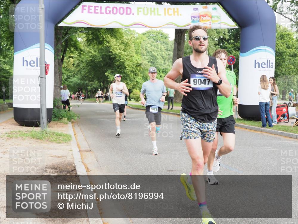 29.06.2025 - hella hamburg halbmarathon MichiJ http://msf.ph/oto/8196994 29.06.2025 10:20:53 Zwischen KM18-KM19 6619, 7272, 9047, 9508, 10298, 12232, 13606, 14548, 18102 meine-sportfotos.de