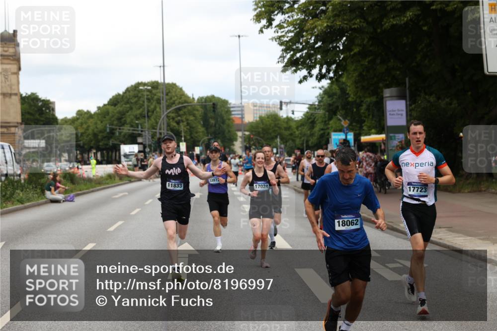 29.06.2025 - hella hamburg halbmarathon Yannick Fuchs http://msf.ph/oto/8196997 29.06.2025 10:31:42 20KM 1411, 2767, 4860, 4865, 5003, 5092, 5307, 5315, 5961, 6123, 6529, 7310, 7482, 8121, 8362, 9178, 9296, 9914, 10680, 10738, 11833, 13141, 13854, 13972, 14387, 14459, 14691, 14934, 15178, 15261, 15939, 16523, 17024, 17125, 17306, 17658, 17723, 18038, 18062, 18384, 18733, 18824 meine-sportfotos.de