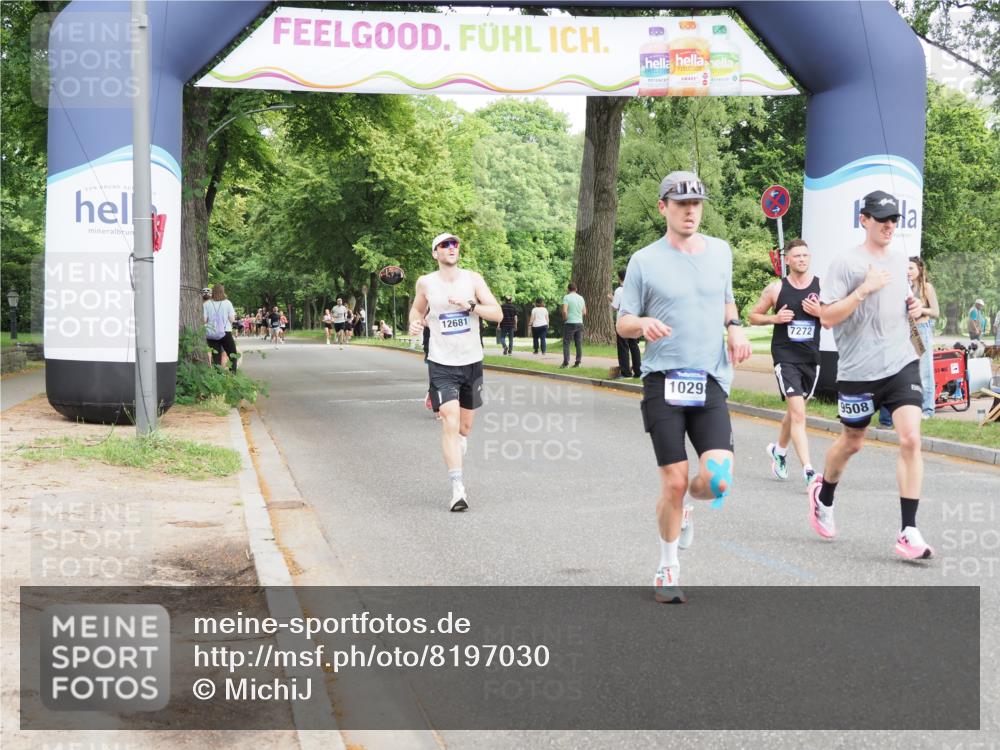 29.06.2025 - hella hamburg halbmarathon MichiJ http://msf.ph/oto/8197030 29.06.2025 10:20:54 Zwischen KM18-KM19 6619, 7272, 9047, 9508, 10298, 12232, 13606, 14548, 18102 meine-sportfotos.de