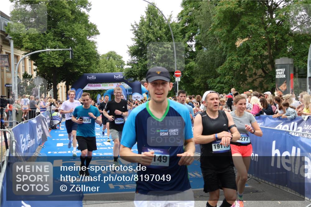 29.06.2025 - hella hamburg halbmarathon Zöllner http://msf.ph/oto/8197049 29.06.2025 10:46:04 Ziel 2189, 4277, 5648, 6460, 8269, 8577, 8871, 9585, 11936, 12084, 12269, 13630, 14462, 14804, 17008, 18081, 19116 meine-sportfotos.de