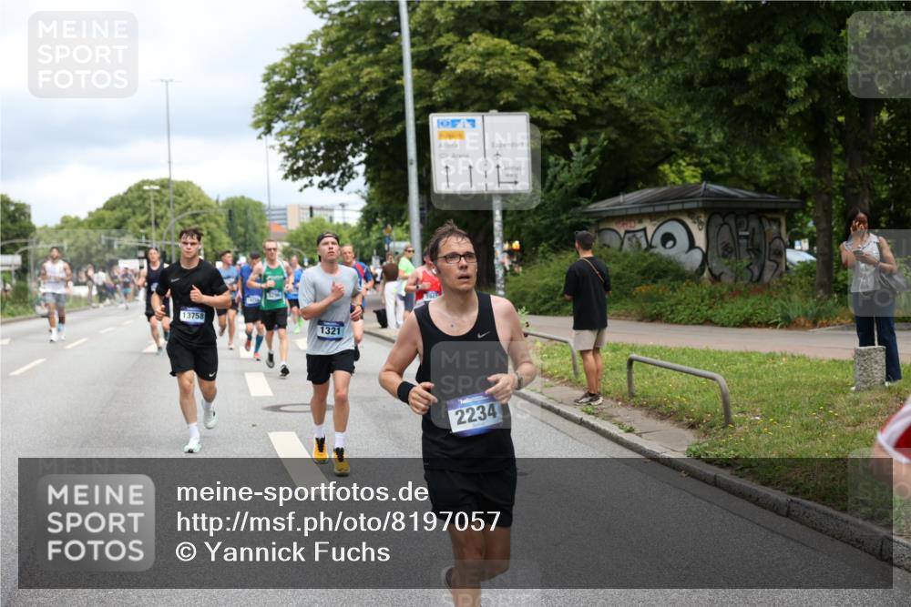 29.06.2025 - hella hamburg halbmarathon Yannick Fuchs http://msf.ph/oto/8197057 29.06.2025 10:44:25 20KM 1119, 1216, 1321, 1399, 1507, 1630, 2020, 2234, 2788, 3296, 3852, 3947, 4127, 4247, 4346, 4933, 5894, 6662, 6795, 7176, 8153, 8313, 8572, 8576, 8657, 8689, 8704, 8899, 9031, 9303, 10371, 10480, 10750, 11356, 11455, 11607, 12235, 12527, 12624, 12733, 13282, 13463, 13609, 13758, 13812, 14257, 14562, 15803, 15950, 16000, 16242, 16716, 16732, 16806, 16887, 17247, 17282, 17319, 18066, 18228, 18229, 18370, 18451, 18499, 18657, 18658, 18811, 18884 meine-sportfotos.de