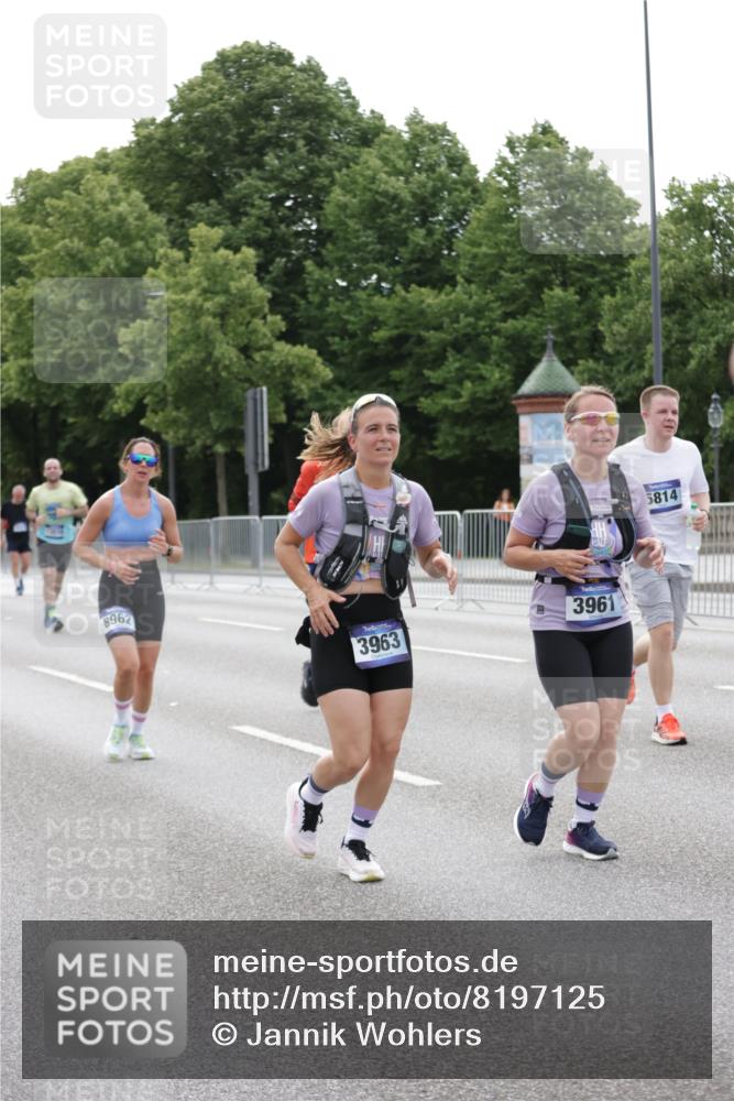 29.06.2025 - hella hamburg halbmarathon Jannik Wohlers http://msf.ph/oto/8197125 29.06.2025 10:24:52 Lombardsbrücke 1627, 2000, 2278, 3920, 3961, 3963, 5564, 5814, 6869, 8083, 8962, 9927, 11921, 13510, 14086, 14649, 15016, 15119, 15153, 15679, 16421, 16422 meine-sportfotos.de