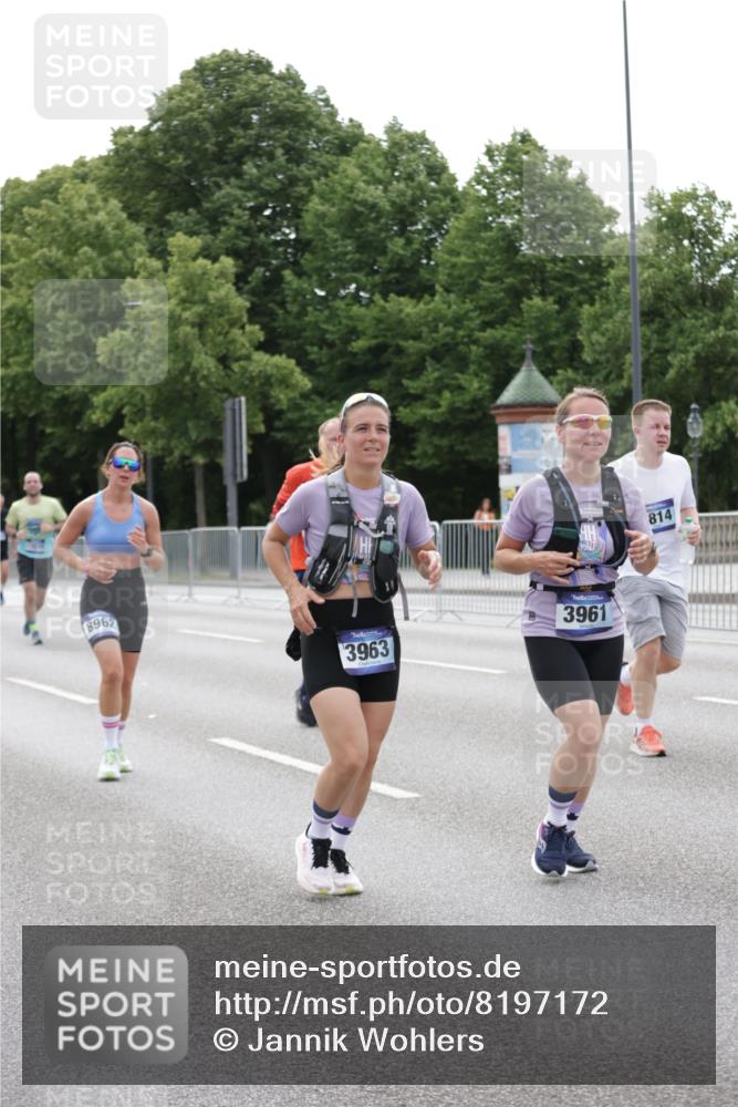 29.06.2025 - hella hamburg halbmarathon Jannik Wohlers http://msf.ph/oto/8197172 29.06.2025 10:24:52 Lombardsbrücke 1627, 2000, 2278, 3920, 3961, 3963, 5564, 5814, 6869, 8083, 8962, 9927, 11921, 13510, 14086, 14649, 15016, 15119, 15153, 15679, 16421, 16422 meine-sportfotos.de