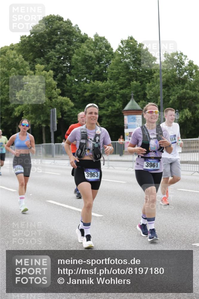 29.06.2025 - hella hamburg halbmarathon Jannik Wohlers http://msf.ph/oto/8197180 29.06.2025 10:24:52 Lombardsbrücke 1627, 2000, 2278, 3920, 3961, 3963, 5564, 5814, 6869, 8083, 8962, 9927, 11921, 13510, 14086, 14649, 15016, 15119, 15153, 15679, 16421, 16422 meine-sportfotos.de