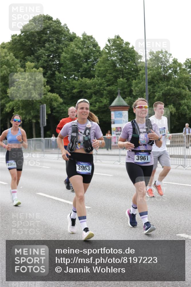 29.06.2025 - hella hamburg halbmarathon Jannik Wohlers http://msf.ph/oto/8197223 29.06.2025 10:24:52 Lombardsbrücke 1627, 2000, 2278, 3920, 3961, 3963, 5564, 5814, 6869, 8083, 8962, 9927, 11921, 13510, 14086, 14649, 15016, 15119, 15153, 15679, 16421, 16422 meine-sportfotos.de