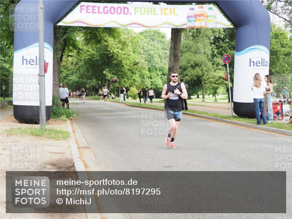 29.06.2025 - hella hamburg halbmarathon MichiJ http://msf.ph/oto/8197295 29.06.2025 10:20:56 Zwischen KM18-KM19 6619, 7272, 9047, 9508, 10298, 10929, 12232, 12681, 13606, 14548, 18102 meine-sportfotos.de