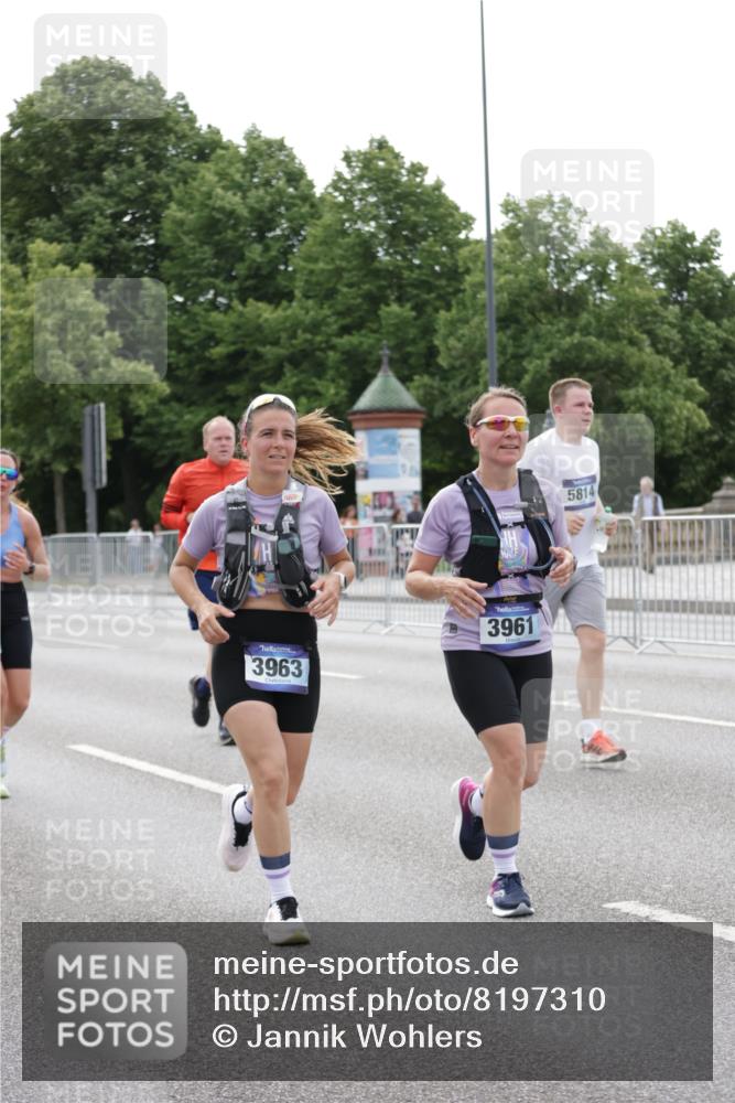 29.06.2025 - hella hamburg halbmarathon Jannik Wohlers http://msf.ph/oto/8197310 29.06.2025 10:24:52 Lombardsbrücke 1627, 2000, 2278, 3920, 3961, 3963, 5564, 5814, 6869, 8083, 8962, 9927, 11921, 13510, 14086, 14649, 15016, 15119, 15153, 15679, 16421, 16422 meine-sportfotos.de