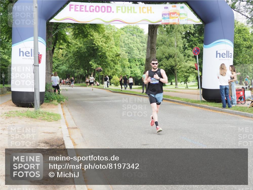 29.06.2025 - hella hamburg halbmarathon MichiJ http://msf.ph/oto/8197342 29.06.2025 10:20:56 Zwischen KM18-KM19 6619, 7272, 9047, 9508, 10298, 10929, 12232, 12681, 13606, 14548, 18102 meine-sportfotos.de