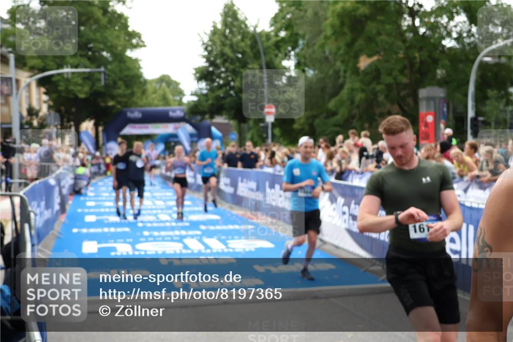 29.06.2025 - hella hamburg halbmarathon Zöllner http://msf.ph/oto/8197365 29.06.2025 10:35:44 Ziel 4062, 12462, 12899, 14841, 16119, 16123, 18841 meine-sportfotos.de