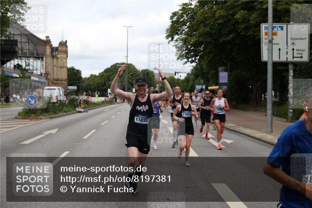 29.06.2025 - hella hamburg halbmarathon Yannick Fuchs http://msf.ph/oto/8197381 29.06.2025 10:31:43 20KM 1411, 2767, 4860, 4865, 5003, 5092, 5307, 5315, 6123, 6529, 7310, 7482, 8121, 8362, 9178, 9296, 9914, 10680, 10738, 11833, 13141, 13854, 13972, 14387, 14459, 14691, 14934, 15178, 15261, 15939, 16523, 17024, 17125, 17306, 17658, 17723, 18062, 18384, 18824 meine-sportfotos.de