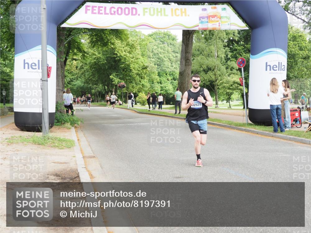 29.06.2025 - hella hamburg halbmarathon MichiJ http://msf.ph/oto/8197391 29.06.2025 10:20:56 Zwischen KM18-KM19 6619, 7272, 9047, 9508, 10298, 10929, 12232, 12681, 13606, 14548, 18102 meine-sportfotos.de