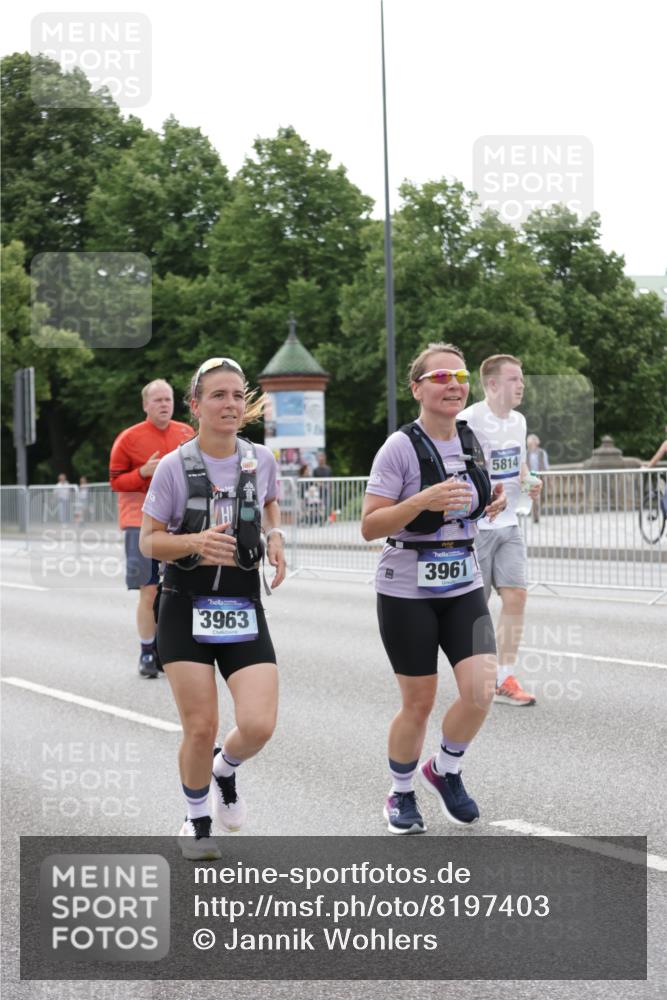 29.06.2025 - hella hamburg halbmarathon Jannik Wohlers http://msf.ph/oto/8197403 29.06.2025 10:24:52 Lombardsbrücke 1627, 2000, 2278, 3920, 3961, 3963, 5564, 5814, 6869, 8083, 8962, 9927, 11921, 13510, 14086, 14649, 15016, 15119, 15153, 15679, 16421, 16422 meine-sportfotos.de