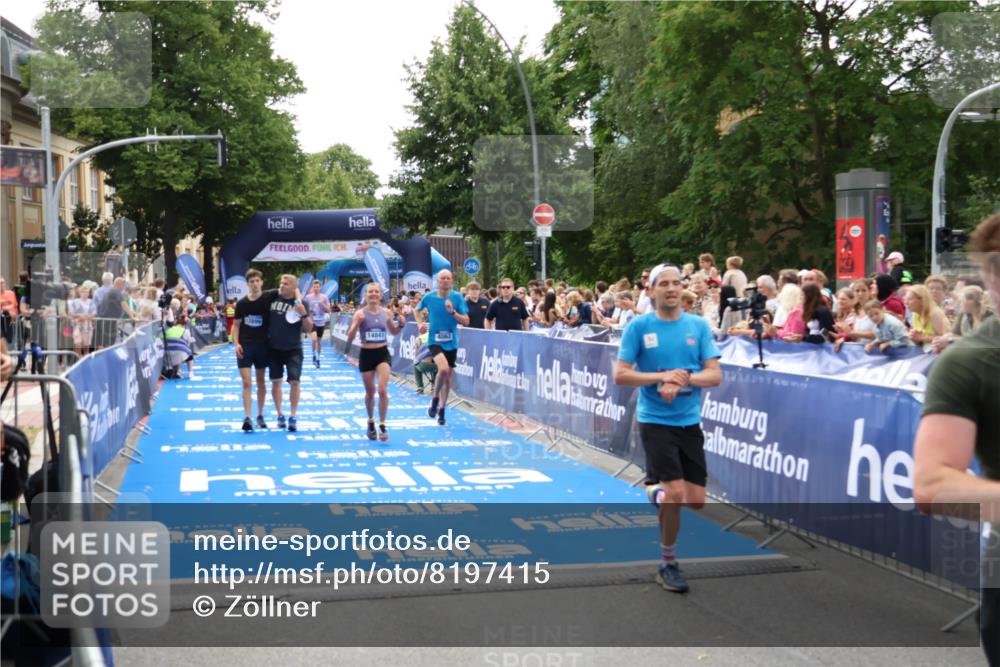 29.06.2025 - hella hamburg halbmarathon Zöllner http://msf.ph/oto/8197415 29.06.2025 10:35:44 Ziel 4062, 12462, 12899, 14841, 16119, 16123, 18841 meine-sportfotos.de
