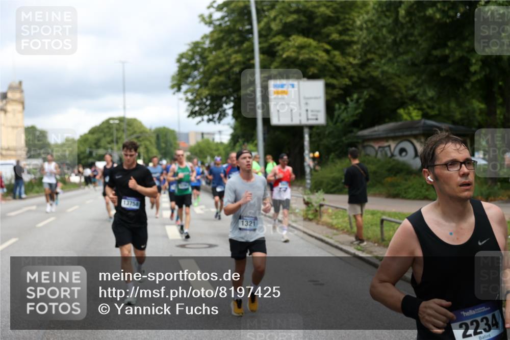 29.06.2025 - hella hamburg halbmarathon Yannick Fuchs http://msf.ph/oto/8197425 29.06.2025 10:44:25 20KM 1119, 1216, 1321, 1399, 1507, 1630, 2020, 2234, 2788, 3296, 3852, 3947, 4127, 4247, 4346, 4933, 5894, 6662, 6795, 7176, 8153, 8313, 8572, 8576, 8657, 8689, 8704, 8899, 9031, 9303, 10371, 10480, 10750, 11356, 11455, 11607, 12235, 12527, 12624, 12733, 13282, 13463, 13609, 13758, 13812, 14257, 14562, 15803, 15950, 16000, 16242, 16716, 16732, 16806, 16887, 17247, 17282, 17319, 18066, 18228, 18229, 18370, 18451, 18499, 18657, 18658, 18811, 18884 meine-sportfotos.de