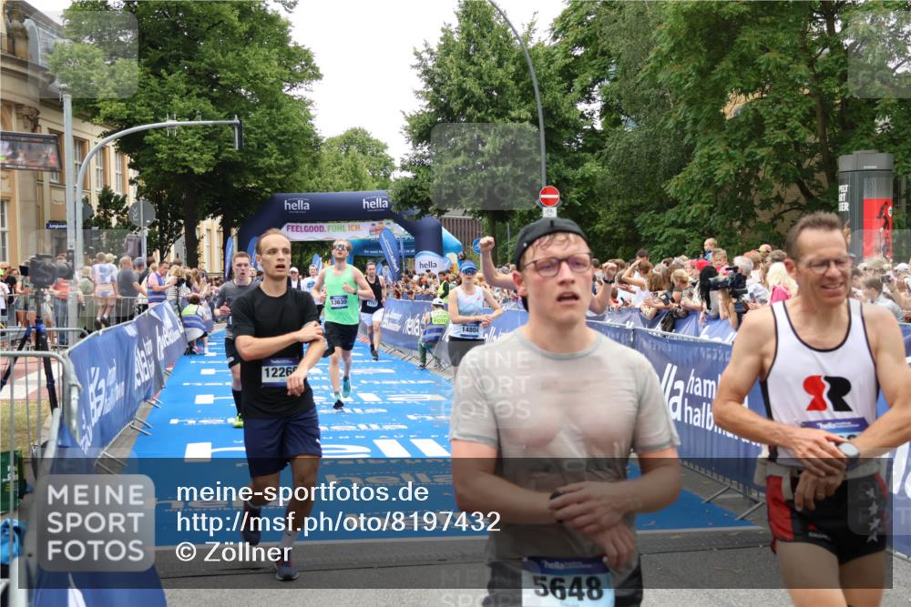 29.06.2025 - hella hamburg halbmarathon Zöllner http://msf.ph/oto/8197432 29.06.2025 10:46:11 Ziel 1759, 2707, 3087, 6460, 7450, 7961, 9585, 11094, 11125, 12269, 13630, 14804, 16136, 16466, 16475, 18702, 18797 meine-sportfotos.de
