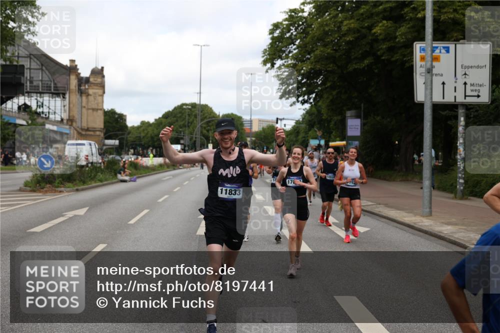 29.06.2025 - hella hamburg halbmarathon Yannick Fuchs http://msf.ph/oto/8197441 29.06.2025 10:31:43 20KM 1411, 2767, 4860, 4865, 5003, 5092, 5307, 5315, 6123, 6529, 7310, 7482, 8121, 8362, 9178, 9296, 9914, 10680, 10738, 11833, 13141, 13854, 13972, 14387, 14459, 14691, 14934, 15178, 15261, 15939, 16523, 17024, 17125, 17306, 17658, 17723, 18062, 18384, 18824 meine-sportfotos.de