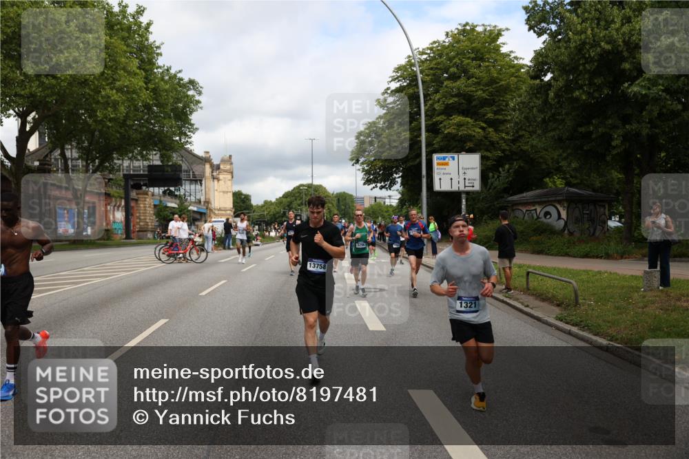 29.06.2025 - hella hamburg halbmarathon Yannick Fuchs http://msf.ph/oto/8197481 29.06.2025 10:44:26 20KM 1119, 1216, 1321, 1399, 1507, 1630, 2020, 2234, 2788, 3296, 3852, 3947, 4127, 4247, 4346, 4933, 5894, 6662, 6795, 7176, 8153, 8313, 8572, 8657, 8704, 8899, 9031, 9303, 10371, 10480, 10750, 11356, 11455, 11607, 12235, 12527, 12624, 12733, 13008, 13282, 13463, 13609, 13758, 13812, 14257, 14562, 15803, 15950, 16000, 16242, 16716, 16732, 16806, 16887, 17247, 17319, 17384, 18066, 18228, 18229, 18370, 18451, 18499, 18657, 18658, 18811, 18884 meine-sportfotos.de