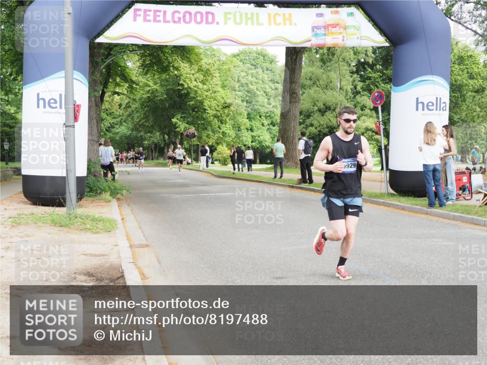 29.06.2025 - hella hamburg halbmarathon MichiJ http://msf.ph/oto/8197488 29.06.2025 10:20:56 Zwischen KM18-KM19 6619, 7272, 9047, 9508, 10298, 10929, 12232, 12681, 13606, 14548, 18102 meine-sportfotos.de