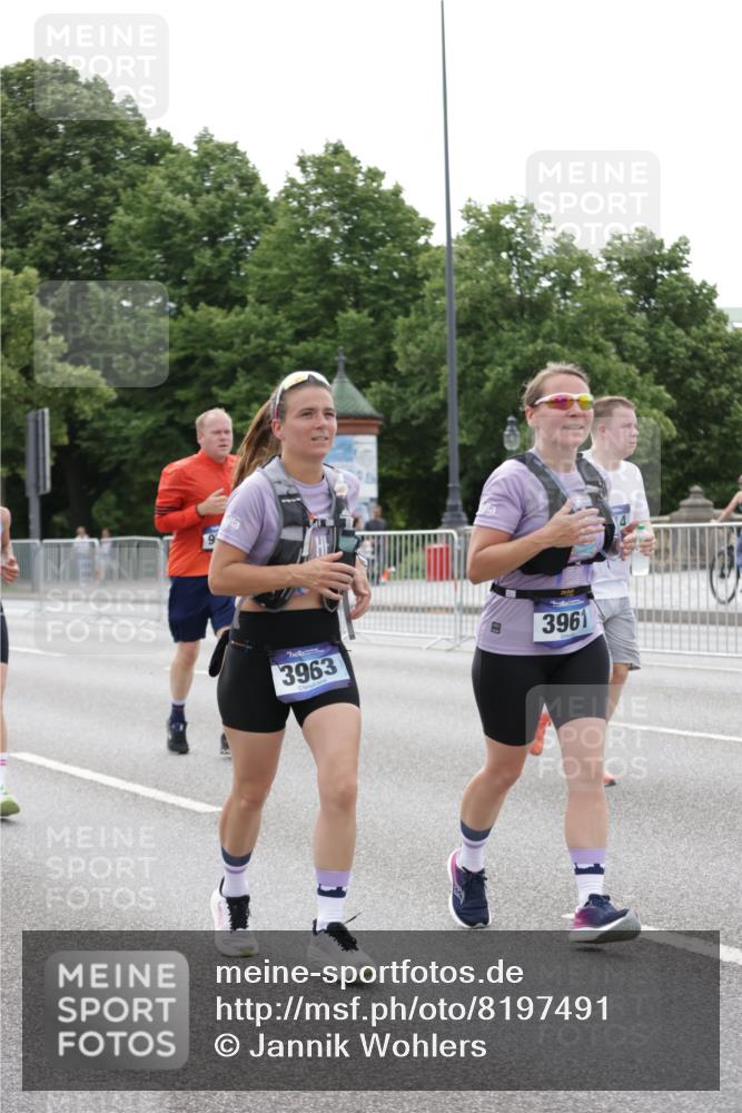 29.06.2025 - hella hamburg halbmarathon Jannik Wohlers http://msf.ph/oto/8197491 29.06.2025 10:24:52 Lombardsbrücke 1627, 2000, 2278, 3920, 3961, 3963, 5564, 5814, 6869, 8083, 8962, 9927, 11921, 13510, 14086, 14649, 15016, 15119, 15153, 15679, 16421, 16422 meine-sportfotos.de