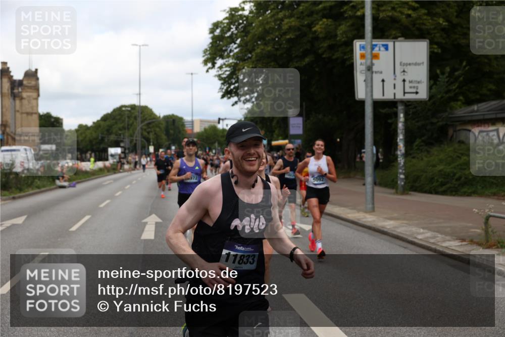 29.06.2025 - hella hamburg halbmarathon Yannick Fuchs http://msf.ph/oto/8197523 29.06.2025 10:31:43 20KM 1411, 2767, 4860, 4865, 5003, 5092, 5307, 5315, 6123, 6529, 7310, 7482, 8121, 8362, 9178, 9296, 9914, 10680, 10738, 11833, 13141, 13854, 13972, 14387, 14459, 14691, 14934, 15178, 15261, 15939, 16523, 17024, 17125, 17306, 17658, 17723, 18062, 18384, 18824 meine-sportfotos.de