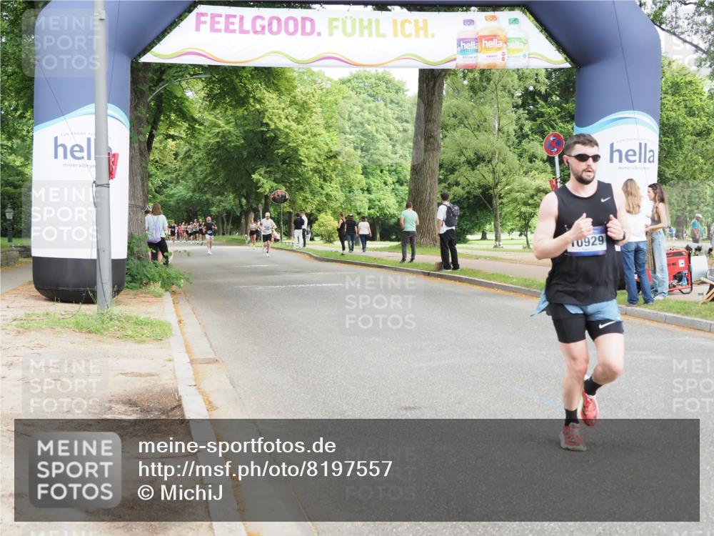 29.06.2025 - hella hamburg halbmarathon MichiJ http://msf.ph/oto/8197557 29.06.2025 10:20:57 Zwischen KM18-KM19 6619, 7272, 9047, 9508, 10298, 10929, 12232, 12681, 13606, 14548 meine-sportfotos.de