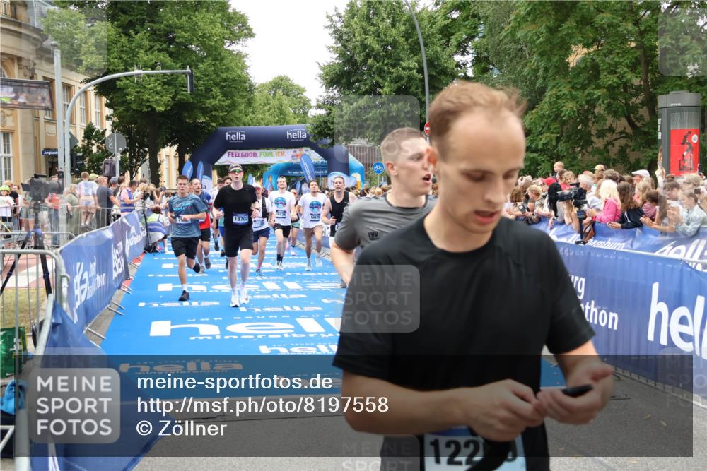 29.06.2025 - hella hamburg halbmarathon Zöllner http://msf.ph/oto/8197558 29.06.2025 10:46:13 Ziel 1569, 1759, 2590, 2707, 3087, 6388, 7450, 7961, 9585, 10796, 11094, 11125, 13630, 16136, 16466, 16475, 18702, 18797 meine-sportfotos.de