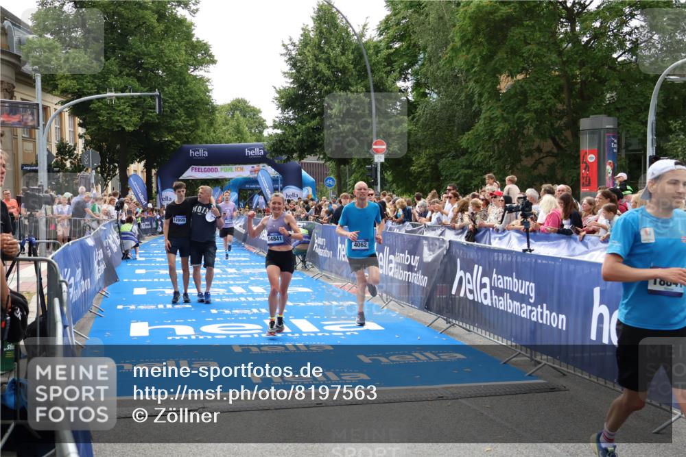 29.06.2025 - hella hamburg halbmarathon Zöllner http://msf.ph/oto/8197563 29.06.2025 10:35:45 Ziel 4062, 12462, 12899, 14841, 16119, 18841 meine-sportfotos.de