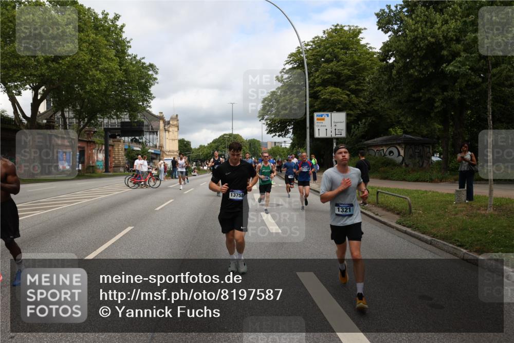 29.06.2025 - hella hamburg halbmarathon Yannick Fuchs http://msf.ph/oto/8197587 29.06.2025 10:44:26 20KM 1119, 1216, 1321, 1399, 1507, 1630, 2020, 2234, 2788, 3296, 3852, 3947, 4127, 4247, 4346, 4933, 5894, 6662, 6795, 7176, 8153, 8313, 8572, 8657, 8704, 8899, 9031, 9303, 10371, 10480, 10750, 11356, 11455, 11607, 12235, 12527, 12624, 12733, 13008, 13282, 13463, 13609, 13758, 13812, 14257, 14562, 15803, 15950, 16000, 16242, 16716, 16732, 16806, 16887, 17247, 17319, 17384, 18066, 18228, 18229, 18370, 18451, 18499, 18657, 18658, 18811, 18884 meine-sportfotos.de