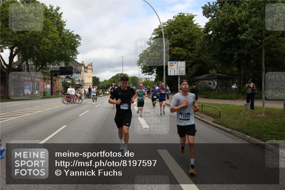 29.06.2025 - hella hamburg halbmarathon Yannick Fuchs http://msf.ph/oto/8197597 29.06.2025 10:44:26 20KM 1119, 1216, 1321, 1399, 1507, 1630, 2020, 2234, 2788, 3296, 3852, 3947, 4127, 4247, 4346, 4933, 5894, 6662, 6795, 7176, 8153, 8313, 8572, 8657, 8704, 8899, 9031, 9303, 10371, 10480, 10750, 11356, 11455, 11607, 12235, 12527, 12624, 12733, 13008, 13282, 13463, 13609, 13758, 13812, 14257, 14562, 15803, 15950, 16000, 16242, 16716, 16732, 16806, 16887, 17247, 17319, 17384, 18066, 18228, 18229, 18370, 18451, 18499, 18657, 18658, 18811, 18884 meine-sportfotos.de