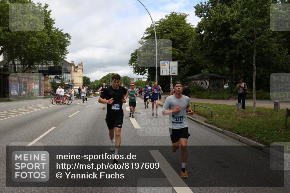 29.06.2025 - hella hamburg halbmarathon Yannick Fuchs http://msf.ph/oto/8197609 29.06.2025 10:44:26 20KM 1119, 1216, 1321, 1399, 1507, 1630, 2020, 2234, 2788, 3296, 3852, 3947, 4127, 4247, 4346, 4933, 5894, 6662, 6795, 7176, 8153, 8313, 8572, 8657, 8704, 8899, 9031, 9303, 10371, 10480, 10750, 11356, 11455, 11607, 12235, 12527, 12624, 12733, 13008, 13282, 13463, 13609, 13758, 13812, 14257, 14562, 15803, 15950, 16000, 16242, 16716, 16732, 16806, 16887, 17247, 17319, 17384, 18066, 18228, 18229, 18370, 18451, 18499, 18657, 18658, 18811, 18884 meine-sportfotos.de