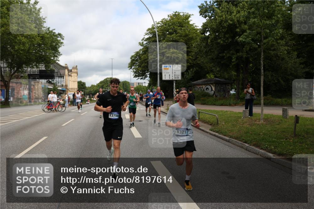 29.06.2025 - hella hamburg halbmarathon Yannick Fuchs http://msf.ph/oto/8197614 29.06.2025 10:44:26 20KM 1119, 1216, 1321, 1399, 1507, 1630, 2020, 2234, 2788, 3296, 3852, 3947, 4127, 4247, 4346, 4933, 5894, 6662, 6795, 7176, 8153, 8313, 8572, 8657, 8704, 8899, 9031, 9303, 10371, 10480, 10750, 11356, 11455, 11607, 12235, 12527, 12624, 12733, 13008, 13282, 13463, 13609, 13758, 13812, 14257, 14562, 15803, 15950, 16000, 16242, 16716, 16732, 16806, 16887, 17247, 17319, 17384, 18066, 18228, 18229, 18370, 18451, 18499, 18657, 18658, 18811, 18884 meine-sportfotos.de