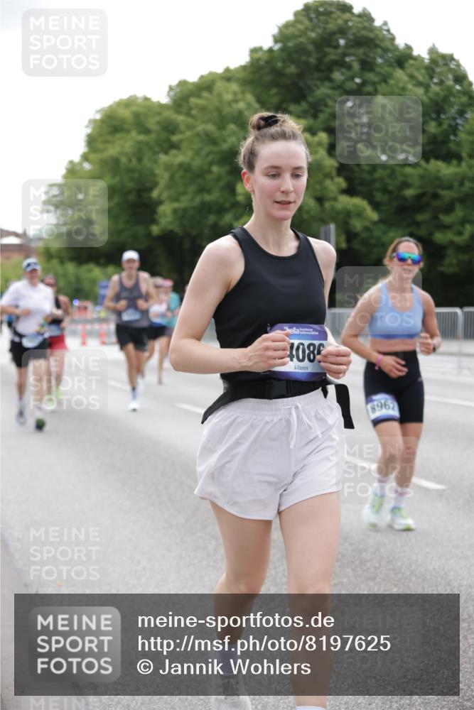 29.06.2025 - hella hamburg halbmarathon Jannik Wohlers http://msf.ph/oto/8197625 29.06.2025 10:24:53 Lombardsbrücke 1627, 2000, 2278, 3920, 3961, 3963, 5564, 5814, 6869, 8083, 8962, 9927, 11157, 11921, 13510, 14086, 14649, 15016, 15119, 15679, 16421, 16422 meine-sportfotos.de