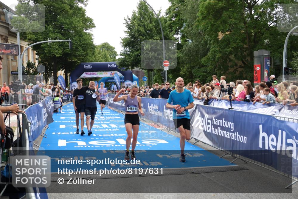 29.06.2025 - hella hamburg halbmarathon Zöllner http://msf.ph/oto/8197631 29.06.2025 10:35:46 Ziel 4062, 12462, 12899, 14841, 16119 meine-sportfotos.de