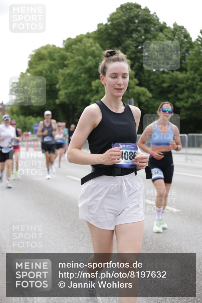 29.06.2025 - hella hamburg halbmarathon Jannik Wohlers http://msf.ph/oto/8197632 29.06.2025 10:24:53 Lombardsbrücke 1627, 2000, 2278, 3920, 3961, 3963, 5564, 5814, 6869, 8083, 8962, 9927, 11157, 11921, 13510, 14086, 14649, 15016, 15119, 15679, 16421, 16422 meine-sportfotos.de