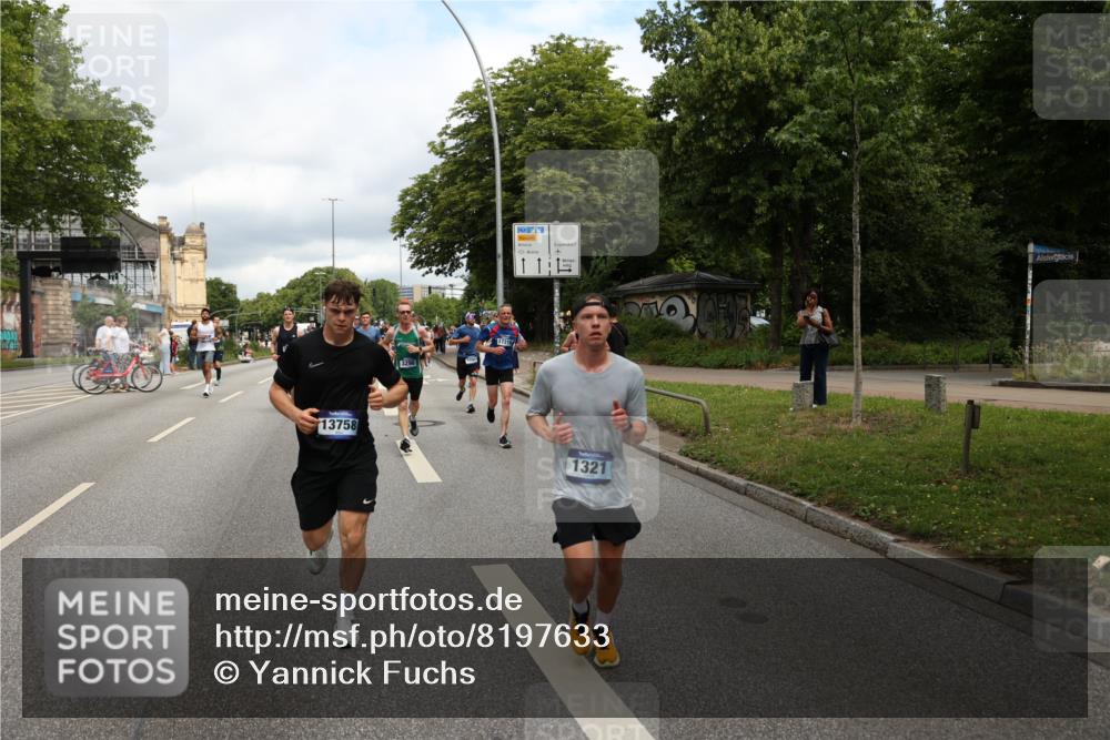 29.06.2025 - hella hamburg halbmarathon Yannick Fuchs http://msf.ph/oto/8197633 29.06.2025 10:44:26 20KM 1119, 1216, 1321, 1399, 1507, 1630, 2020, 2234, 2788, 3296, 3852, 3947, 4127, 4247, 4346, 4933, 5894, 6662, 6795, 7176, 8153, 8313, 8572, 8657, 8704, 8899, 9031, 9303, 10371, 10480, 10750, 11356, 11455, 11607, 12235, 12527, 12624, 12733, 13008, 13282, 13463, 13609, 13758, 13812, 14257, 14562, 15803, 15950, 16000, 16242, 16716, 16732, 16806, 16887, 17247, 17319, 17384, 18066, 18228, 18229, 18370, 18451, 18499, 18657, 18658, 18811, 18884 meine-sportfotos.de
