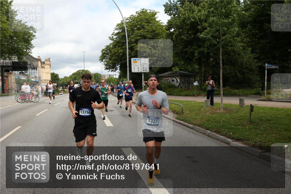 29.06.2025 - hella hamburg halbmarathon Yannick Fuchs http://msf.ph/oto/8197641 29.06.2025 10:44:27 20KM 1119, 1216, 1321, 1399, 1507, 1630, 2020, 2234, 3296, 3852, 3947, 4127, 4346, 4933, 5894, 6662, 6795, 7176, 7930, 7932, 8153, 8313, 8572, 8657, 8704, 8899, 9031, 9303, 10371, 10480, 10750, 11356, 11455, 11607, 12235, 12527, 12624, 12733, 13008, 13282, 13463, 13609, 13758, 13812, 14034, 14257, 15803, 15950, 16000, 16242, 16716, 16732, 16806, 16887, 17247, 17319, 17384, 18066, 18228, 18229, 18370, 18451, 18499, 18657, 18658, 18811, 18884 meine-sportfotos.de