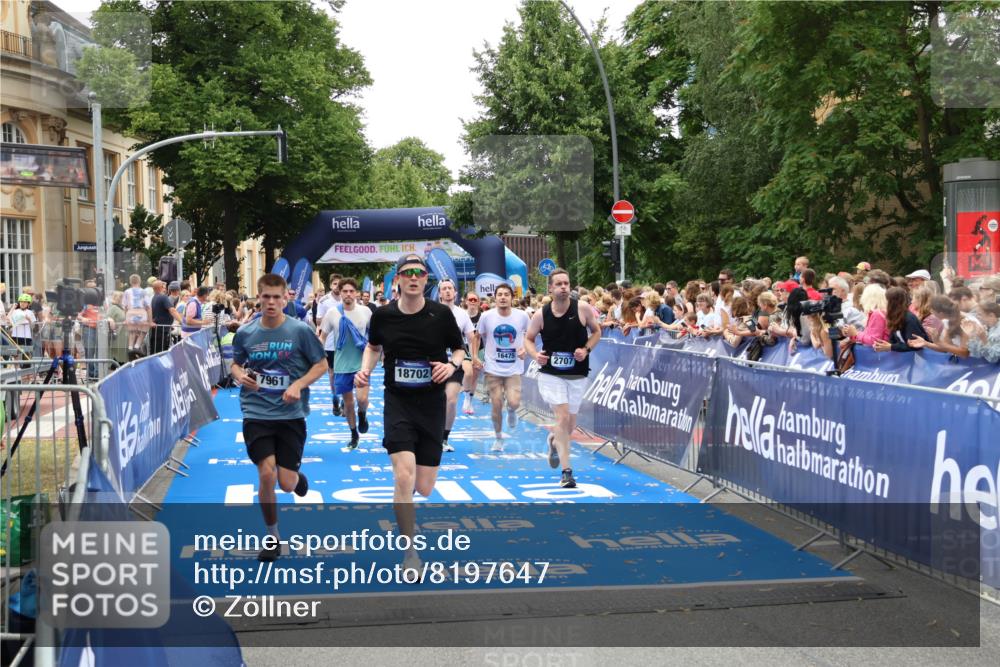 29.06.2025 - hella hamburg halbmarathon Zöllner http://msf.ph/oto/8197647 29.06.2025 10:46:15 Ziel 1569, 1759, 2048, 2590, 2707, 3056, 3087, 4949, 6388, 7450, 7961, 9497, 10796, 11094, 11125, 16136, 16466, 16475, 17190, 18702, 18797 meine-sportfotos.de