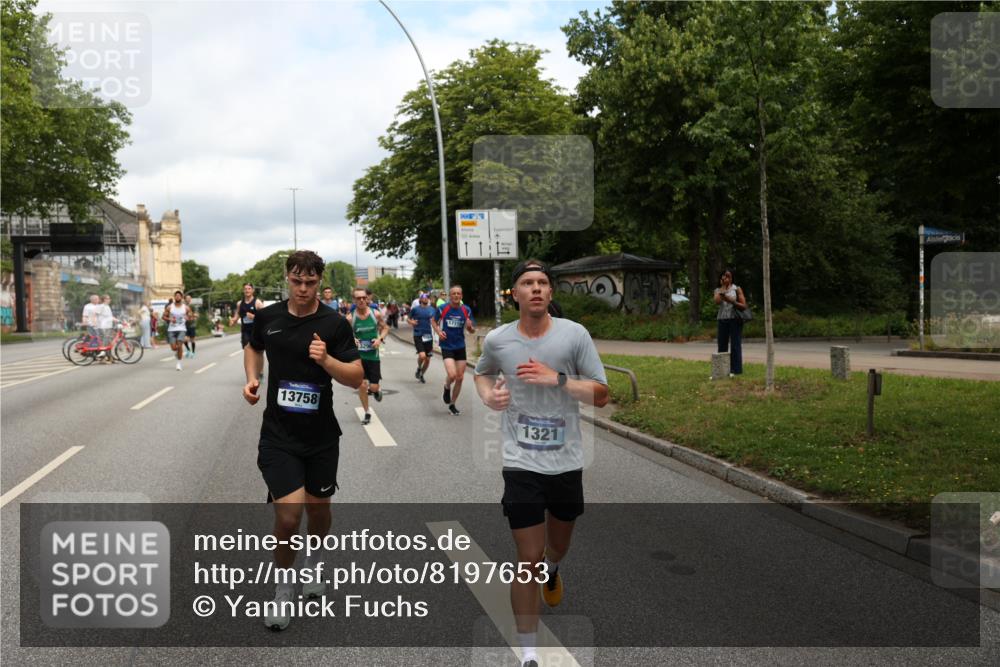 29.06.2025 - hella hamburg halbmarathon Yannick Fuchs http://msf.ph/oto/8197653 29.06.2025 10:44:27 20KM 1119, 1216, 1321, 1399, 1507, 1630, 2020, 2234, 3296, 3852, 3947, 4127, 4346, 4933, 5894, 6662, 6795, 7176, 7930, 7932, 8153, 8313, 8572, 8657, 8704, 8899, 9031, 9303, 10371, 10480, 10750, 11356, 11455, 11607, 12235, 12527, 12624, 12733, 13008, 13282, 13463, 13609, 13758, 13812, 14034, 14257, 15803, 15950, 16000, 16242, 16716, 16732, 16806, 16887, 17247, 17319, 17384, 18066, 18228, 18229, 18370, 18451, 18499, 18657, 18658, 18811, 18884 meine-sportfotos.de