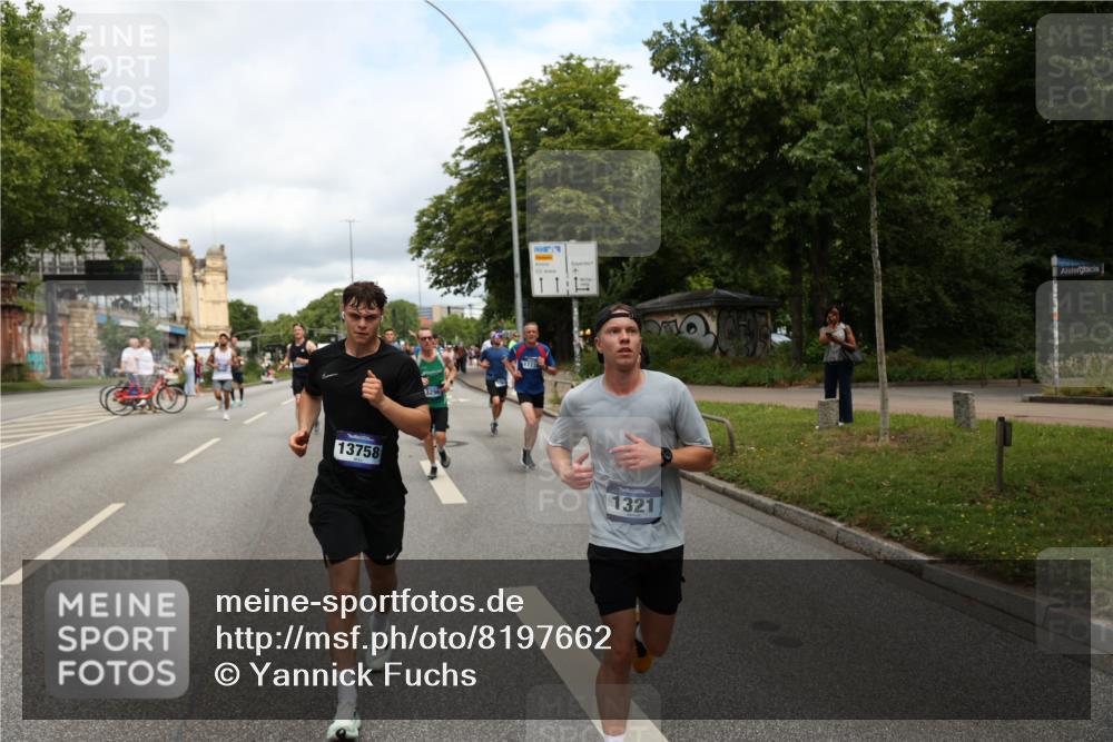 29.06.2025 - hella hamburg halbmarathon Yannick Fuchs http://msf.ph/oto/8197662 29.06.2025 10:44:27 20KM 1119, 1216, 1321, 1399, 1507, 1630, 2020, 2234, 3296, 3852, 3947, 4127, 4346, 4933, 5894, 6662, 6795, 7176, 7930, 7932, 8153, 8313, 8572, 8657, 8704, 8899, 9031, 9303, 10371, 10480, 10750, 11356, 11455, 11607, 12235, 12527, 12624, 12733, 13008, 13282, 13463, 13609, 13758, 13812, 14034, 14257, 15803, 15950, 16000, 16242, 16716, 16732, 16806, 16887, 17247, 17319, 17384, 18066, 18228, 18229, 18370, 18451, 18499, 18657, 18658, 18811, 18884 meine-sportfotos.de