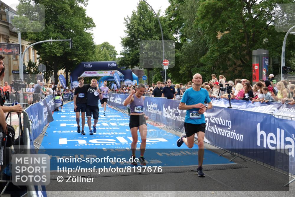 29.06.2025 - hella hamburg halbmarathon Zöllner http://msf.ph/oto/8197676 29.06.2025 10:35:46 Ziel 4062, 12462, 12899, 14841, 16119 meine-sportfotos.de