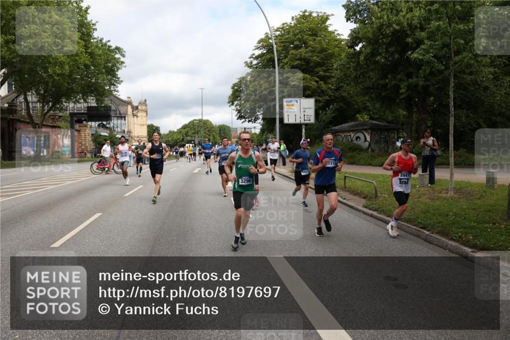 29.06.2025 - hella hamburg halbmarathon Yannick Fuchs http://msf.ph/oto/8197697 29.06.2025 10:44:28 20KM 1119, 1216, 1321, 1399, 1507, 1630, 2020, 2234, 3296, 3852, 3947, 4127, 4346, 4933, 5894, 6662, 6712, 6795, 7176, 7930, 7932, 8153, 8313, 8572, 8657, 8704, 8899, 9031, 9303, 10371, 10750, 11356, 11455, 11607, 12235, 12527, 12624, 13008, 13282, 13609, 13758, 13812, 14034, 14257, 15803, 15950, 16000, 16242, 16716, 16732, 16806, 16887, 17247, 17319, 17384, 18066, 18228, 18229, 18370, 18451, 18499, 18657, 18658, 18811, 18884 meine-sportfotos.de