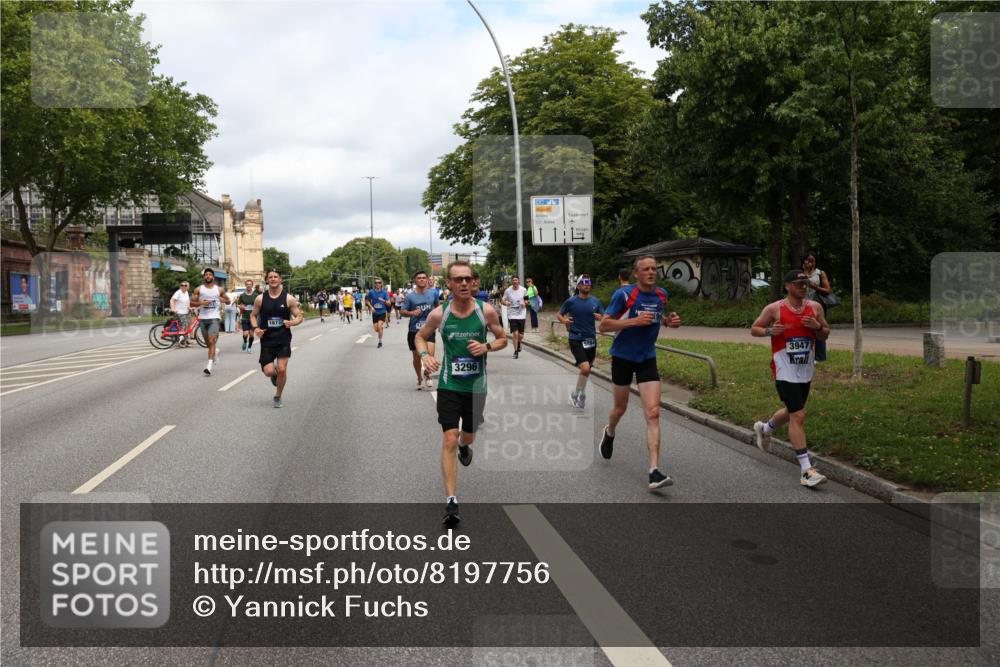 29.06.2025 - hella hamburg halbmarathon Yannick Fuchs http://msf.ph/oto/8197756 29.06.2025 10:44:28 20KM 1119, 1216, 1321, 1399, 1507, 1630, 2020, 2234, 3296, 3852, 3947, 4127, 4346, 4933, 5894, 6662, 6712, 6795, 7176, 7930, 7932, 8153, 8313, 8572, 8657, 8704, 8899, 9031, 9303, 10371, 10750, 11356, 11455, 11607, 12235, 12527, 12624, 13008, 13282, 13609, 13758, 13812, 14034, 14257, 15803, 15950, 16000, 16242, 16716, 16732, 16806, 16887, 17247, 17319, 17384, 18066, 18228, 18229, 18370, 18451, 18499, 18657, 18658, 18811, 18884 meine-sportfotos.de