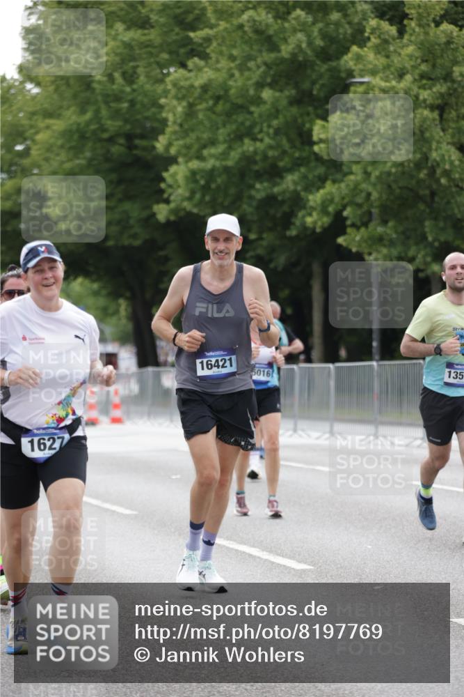 29.06.2025 - hella hamburg halbmarathon Jannik Wohlers http://msf.ph/oto/8197769 29.06.2025 10:24:54 Lombardsbrücke 1627, 2000, 2278, 3920, 3961, 3963, 5564, 5814, 6869, 8083, 8962, 9927, 11157, 11921, 13510, 14086, 15016, 15119, 15679, 16421, 16422 meine-sportfotos.de