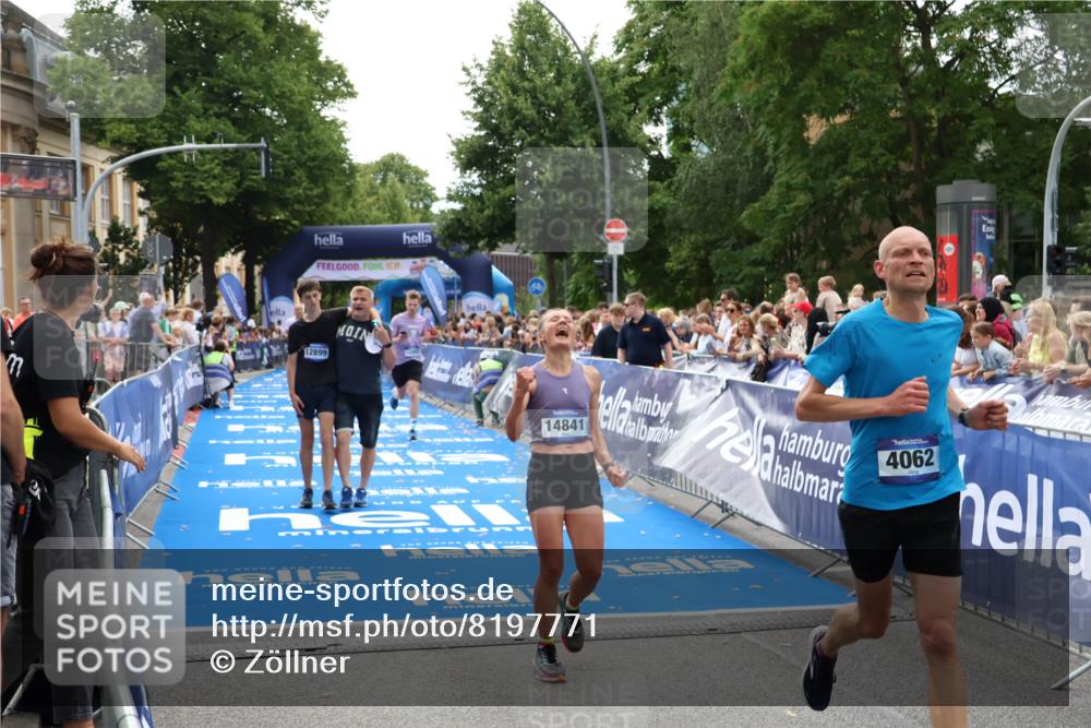 29.06.2025 - hella hamburg halbmarathon Zöllner http://msf.ph/oto/8197771 29.06.2025 10:35:47 Ziel 4062, 12462, 12899, 14841, 16119 meine-sportfotos.de