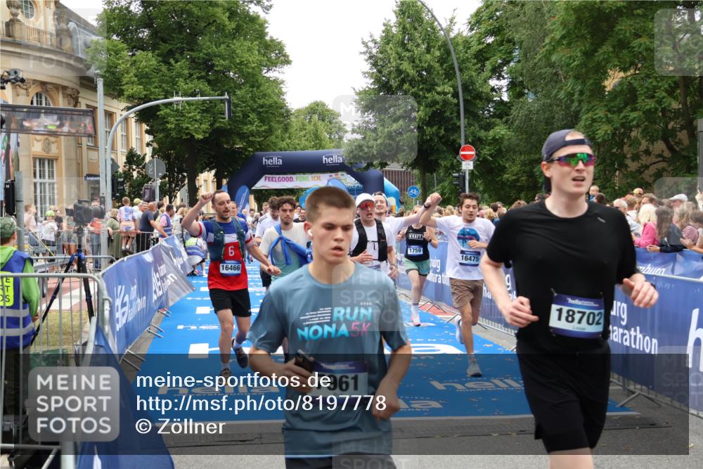29.06.2025 - hella hamburg halbmarathon Zöllner http://msf.ph/oto/8197778 29.06.2025 10:46:16 Ziel 1569, 1759, 2048, 2590, 2707, 3056, 3087, 4949, 6388, 7450, 7961, 9497, 10796, 11094, 11125, 16136, 16466, 16475, 17190, 18797 meine-sportfotos.de