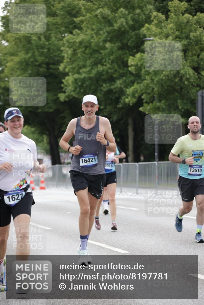 29.06.2025 - hella hamburg halbmarathon Jannik Wohlers http://msf.ph/oto/8197781 29.06.2025 10:24:54 Lombardsbrücke 1627, 2000, 2278, 3920, 3961, 3963, 5564, 5814, 6869, 8083, 8962, 9927, 11157, 11921, 13510, 14086, 15016, 15119, 15679, 16421, 16422 meine-sportfotos.de