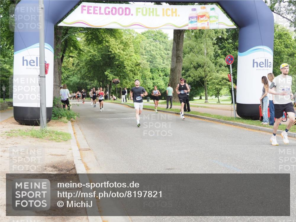 29.06.2025 - hella hamburg halbmarathon MichiJ http://msf.ph/oto/8197821 29.06.2025 10:21:05 Zwischen KM18-KM19 4698, 13617 meine-sportfotos.de