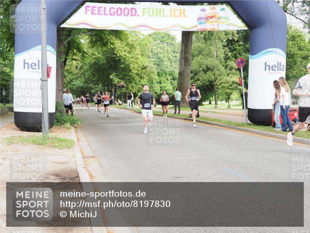 29.06.2025 - hella hamburg halbmarathon MichiJ http://msf.ph/oto/8197830 29.06.2025 10:21:05 Zwischen KM18-KM19 4698, 13617 meine-sportfotos.de